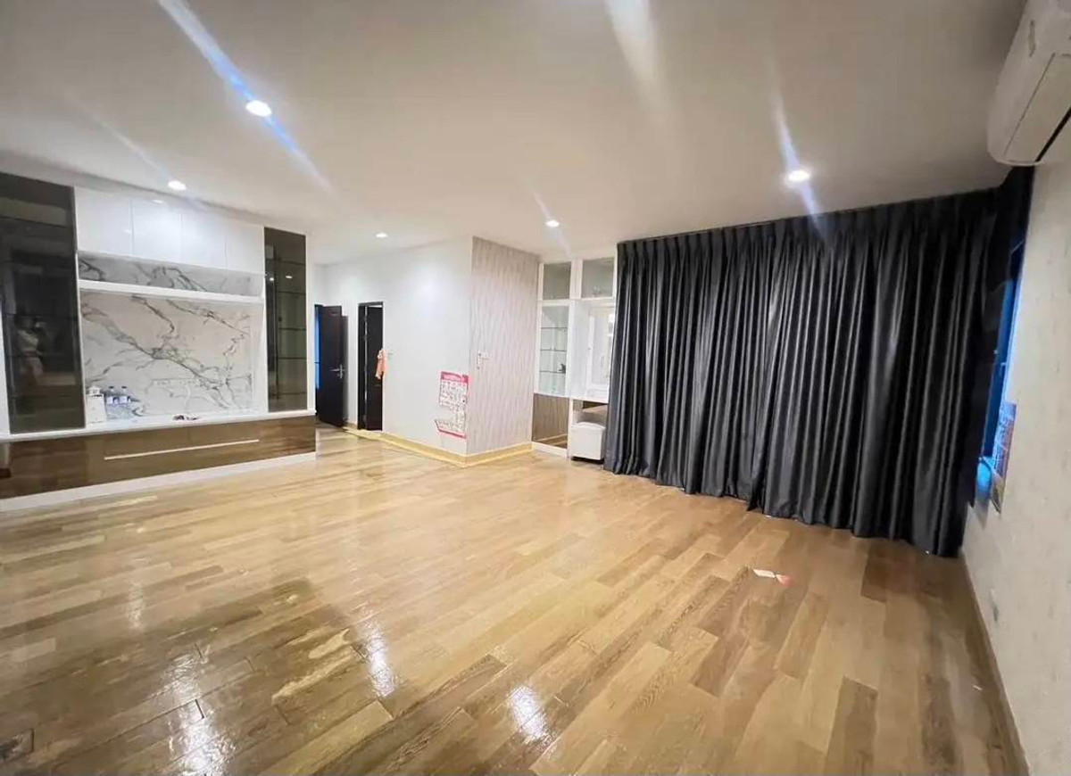 ให้เช่าบ้านปิ่นเกล้า จรัญสนิทวงศ์ : ให้เช่า หมู่บ้านสิริจันทร์ ถนน ฉิมพลี บ้านเดี่ยว 2 ชั้นครึ่ง 4 ห้องนอน 4 ห้องน้ำ จอดรถ ได้ 4คัน บ้านสวย พร้อมอยู่