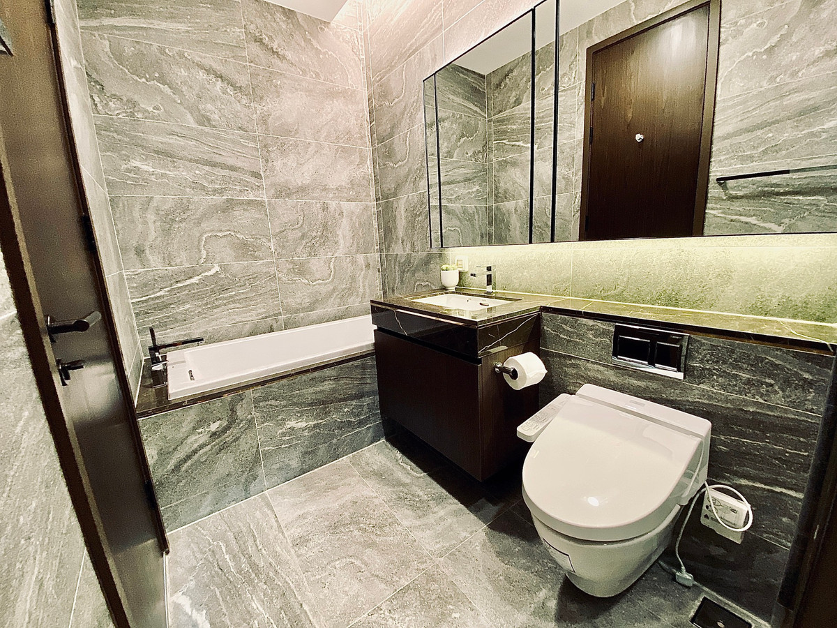 ขายคอนโดสุขุมวิท อโศก ทองหล่อ : The Esse Sukhumvit 36 / 1 Bedroom (FOR SALE), ดิ เอส สุขุมวิท 36 / 1 ห้องนอน (ขาย) NA061