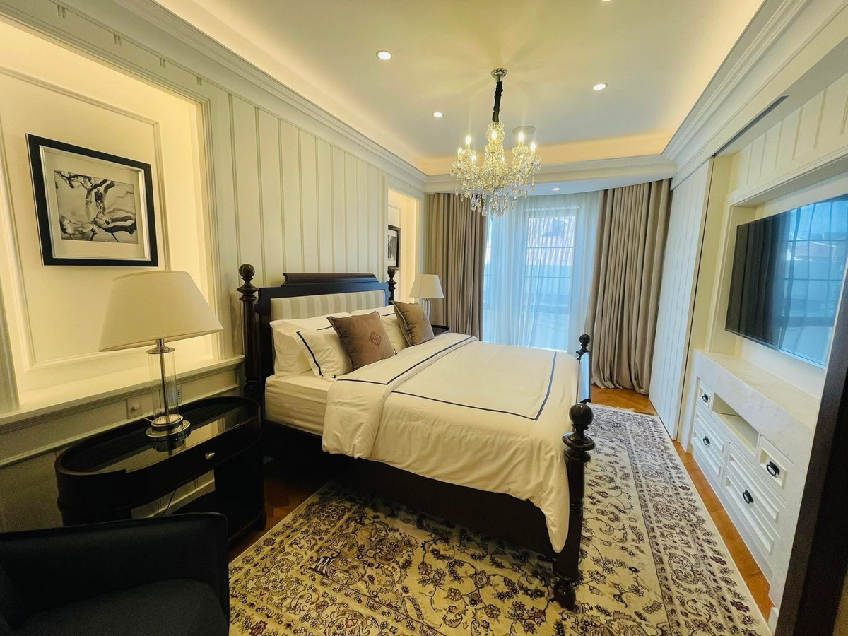 For RentHouseSukhumvit, Asoke, Thonglor : ✨For Sale and Rent luxury house Pool Villa 4+3 living rooms, 6 bathrooms. 864sq.m.Classic European style Sukhumvit 63 (Ekkamai 28)✨