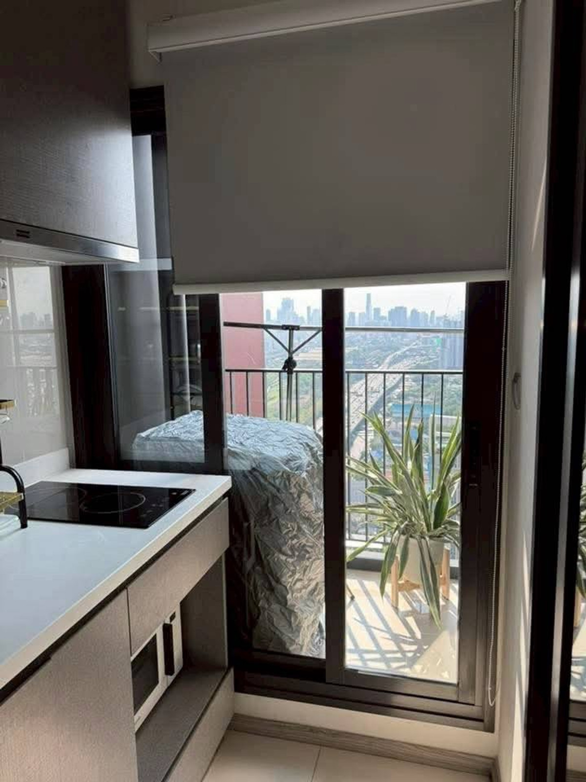 For RentCondoRama9, Petchburi, RCA : For Rent 🔥 Life Asoke Hype 🔥 Fully furnished with appliances. Near Airport Link Makkasan.