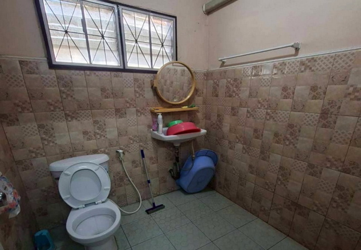 ขายทาวน์โฮมแจ้งวัฒนะ เมืองทอง : ขายทาวน์เฮ้าส์ หมู่บ้านเปี่ยมสุข ปากเกร็ด ซอยวัดกู้ เนื้อที่ 28.8 ตร.ว. 2 ชั้น 2 นอน 2 น้ำ ราคาต่อรองได้