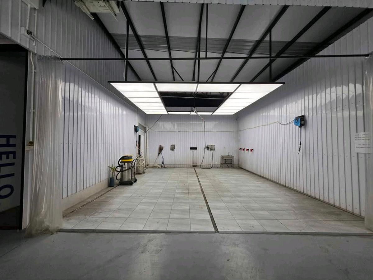 For RentShowroomRama9, Petchburi, RCA : Showroom for rent with service center, 500 sq m, Rama 9