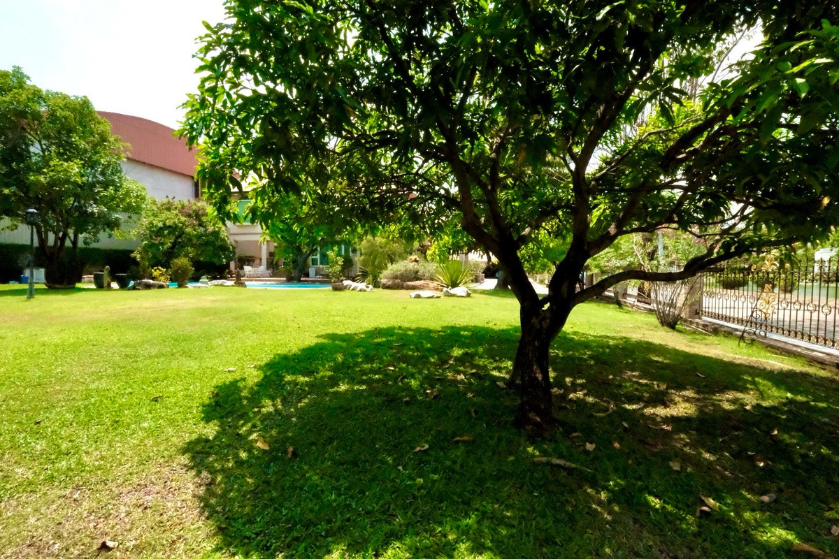 ขายบ้านปิ่นเกล้า จรัญสนิทวงศ์ : ✨คฤหาสน์ส่วนตัว บนพื้นที่1ไร่1งาน2ตร.ว. กรุงเทพ ตลิ่งชัน หมู่บ้าน กฤษดานคร14 (Luxury House Krissadanakorn14)