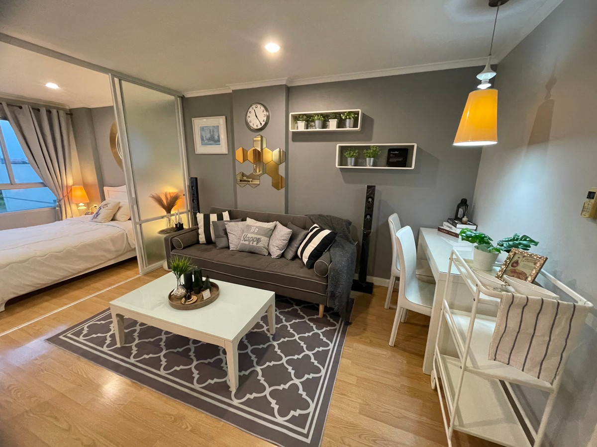 For RentCondoRamkhamhaeng, Hua Mak : Newly renovated condo for rent The room is beautifully decorated as described. Hurry and reserve before the university opens. Lumpini Vill Ramkamhang26 call 0896620022