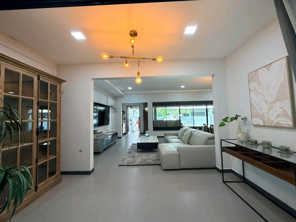 ทาวน์โฮมบางนา แบริ่ง ลาซาล : บ้านสวยตกแต่งพร้อมอยู่ วีเว่ทาวโฮม บางนา กม.7 Tel: 083-966-3665