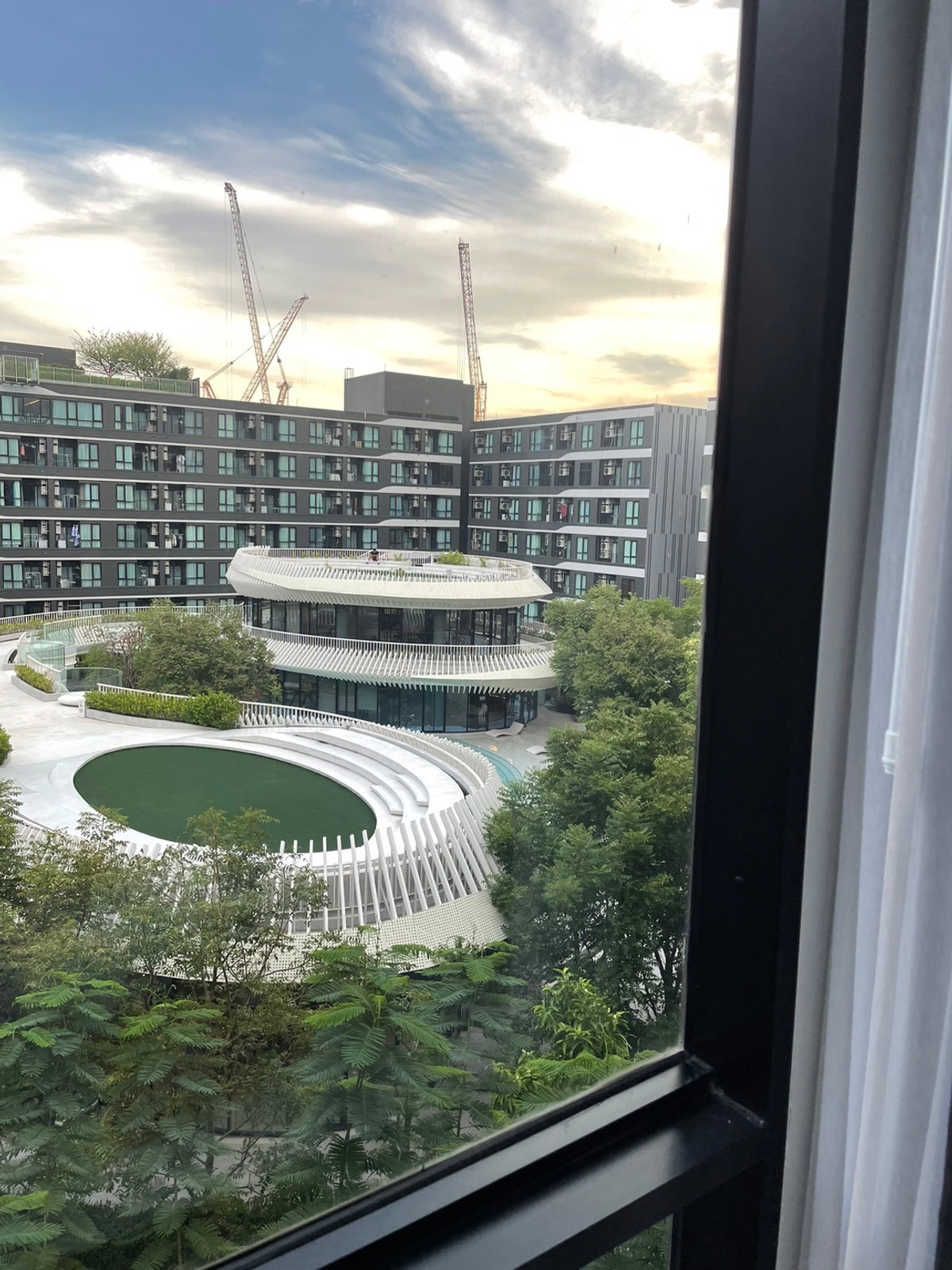 ขายคอนโดปทุมธานี รังสิต ธรรมศาสตร์ :  vายด่วน! คอนโด Kave Ava ชั้น 6 อาคาร A วิวสระว่ายน้ำตรงข้าม ม.ธรรมศาสตร์รังสิต (พร้อมเข้าอยู่)