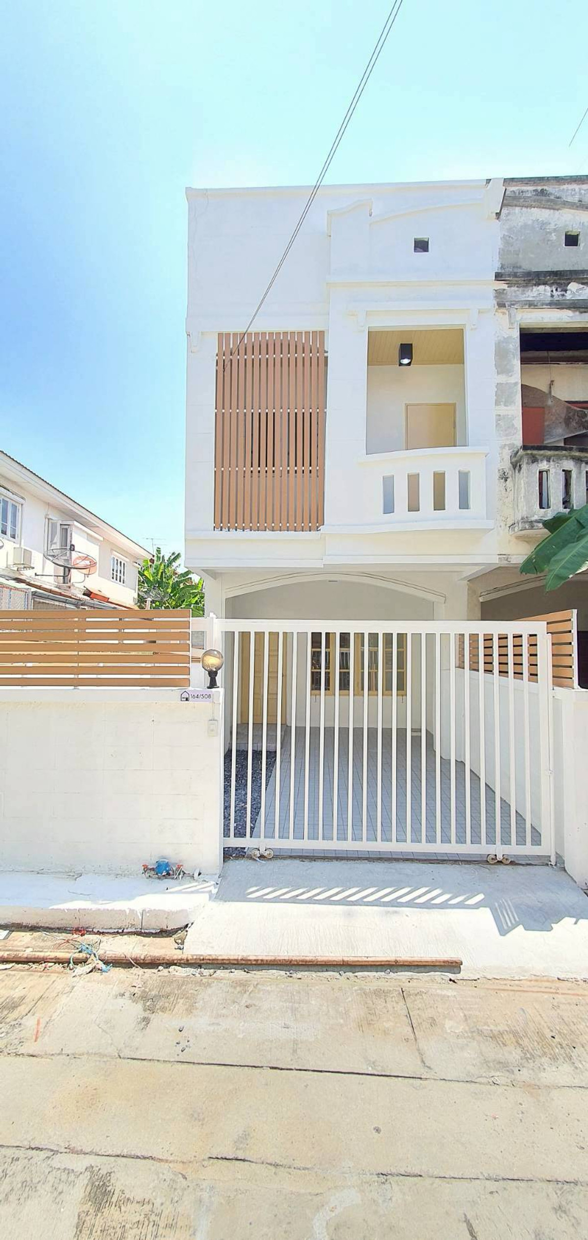 ขายทาวน์โฮมนนทบุรี บางใหญ่ บางบัวทอง :  282AGKI ทาวน์เฮาส์ 2 ชั้น ใกล้รถไฟฟ้า ราคาดี โซนบางบัวทอง บ้านสภาพดี พร้อมเข้าอยู่ 