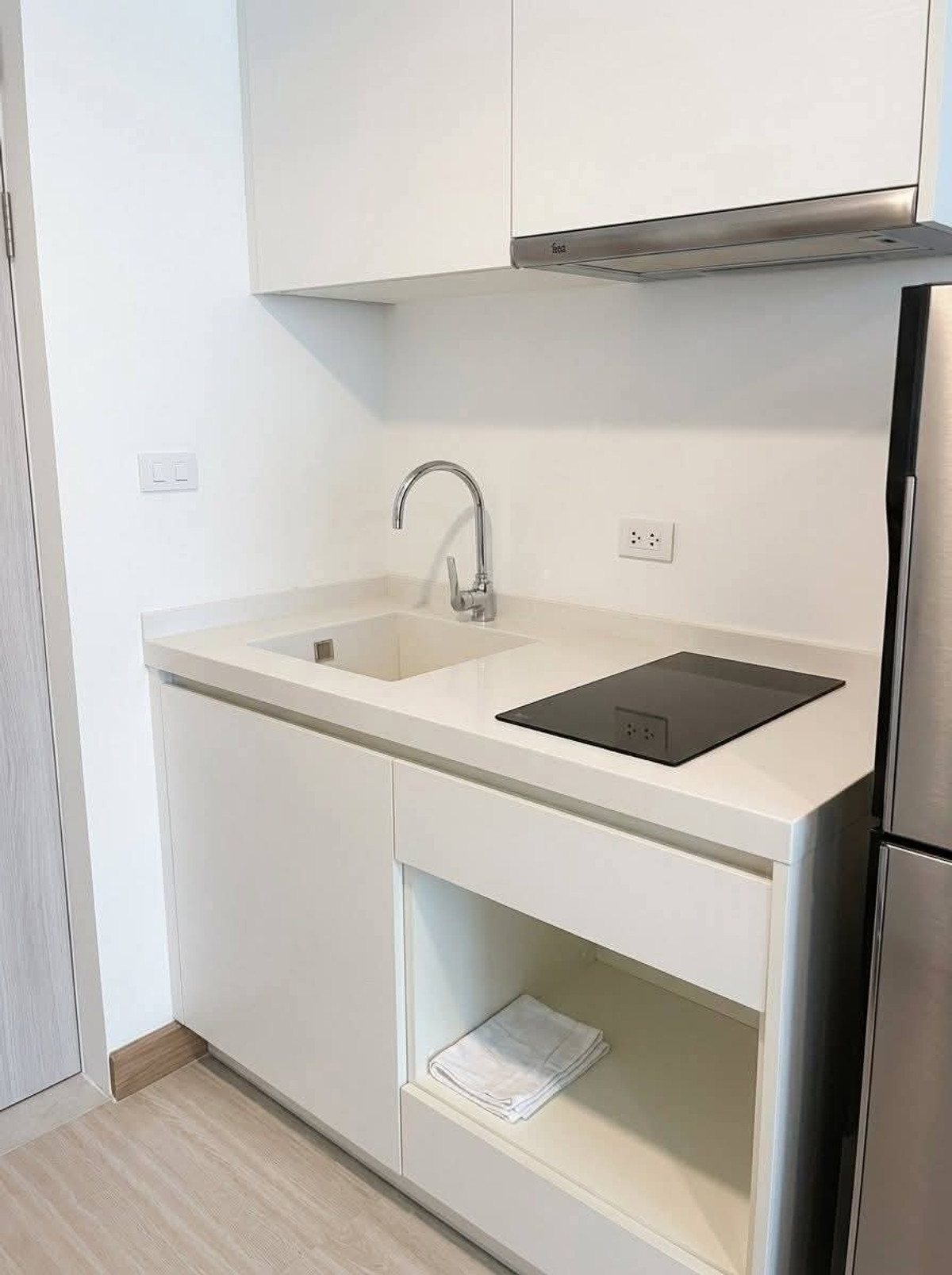 ให้เช่าคอนโดสุขุมวิท อโศก ทองหล่อ : ให้เช่าคอนโดเลี้ยงสัตว์ได้ Downtown Sukhumvit 49 BTS Thonglor Pet Firendly พร้อมอยู่