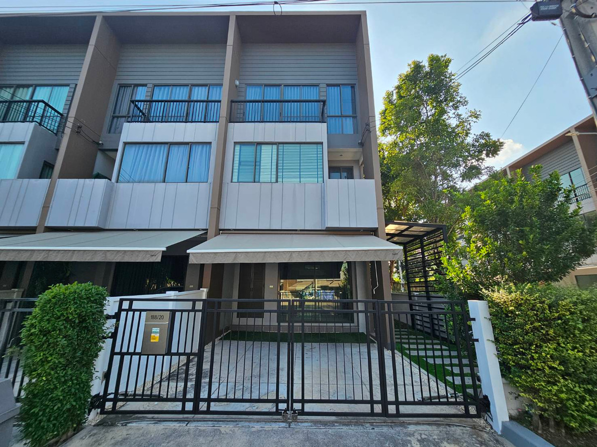 ให้เช่าทาวน์โฮมนวมินทร์ รามอินทรา : ให้เช่า ทาวน์โฮม 3 ชั้น โครงการบ้านกลางเมือง วัชรพล หลังมุม