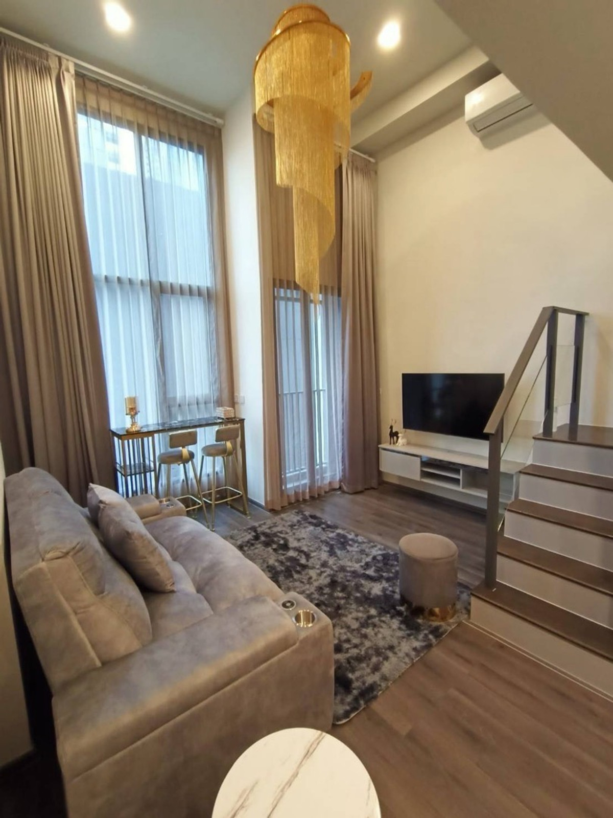 ให้เช่าคอนโดพระราม 9 เพชรบุรีตัดใหม่ RCA : 🏙️✨ FOR RENT | Knightsbridge Space Rama 9 ✨🏙️
