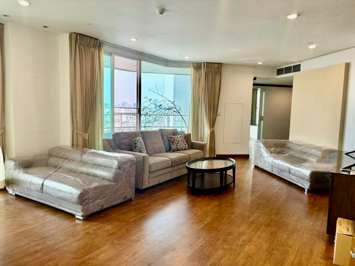 For RentCondoWongwianyai, Charoennakor : ปล่อยเช่าคอนโดหรูริมน้ำเจ้าพระยา วิวแม่น้ำแบบเต็มตา ไม่มีตึกบัง  Watermark Chaophraya 