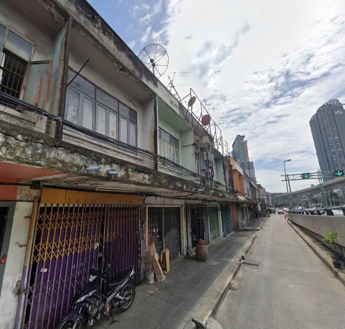 For SaleTownhomeBang Sue, Wong Sawang, Tao Pun : Commercial Building Pracha Rat Sai 2 Road / 2 Bedrooms (FOR SALE) BNS015