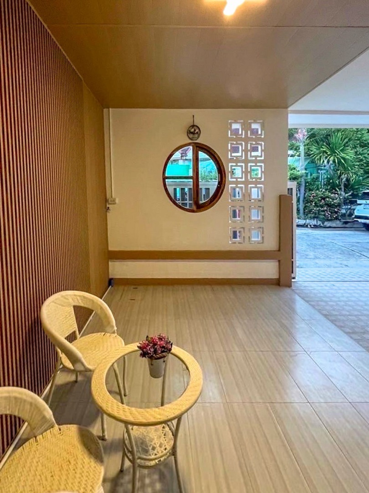 For SaleHouseSamut Prakan,Samrong : Reservation missed❗️💥Single-story townhouse for sale, renovated and ready to move in. There is space to add 1 more room💥📢 Installments only 5,000 /month.