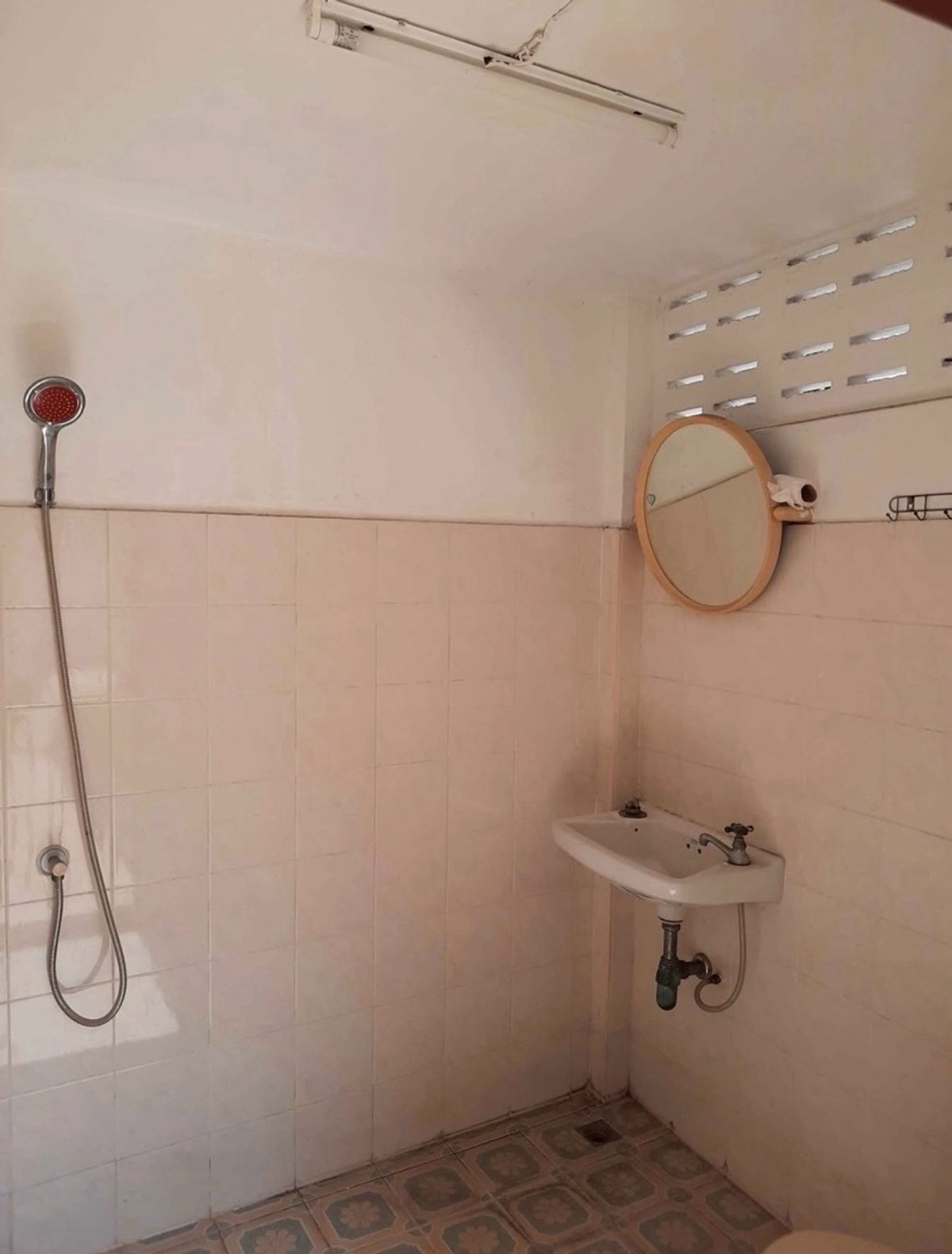 For RentHome OfficeRatchadapisek, Huaikwang, Suttisan : 🏙️2-story detached house for rent, Ban Huai Khwang, suitable for living or home office ⚡️🔥