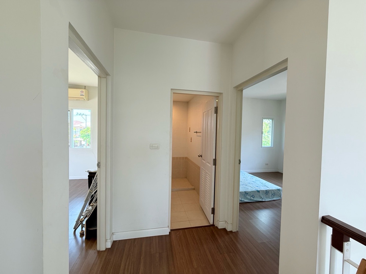 For SaleHouseRathburana, Suksawat : Complete functions, all in one house, large house up to 83 sq m. Saransiri Pracha Uthit - Suksawat Location next to the main road