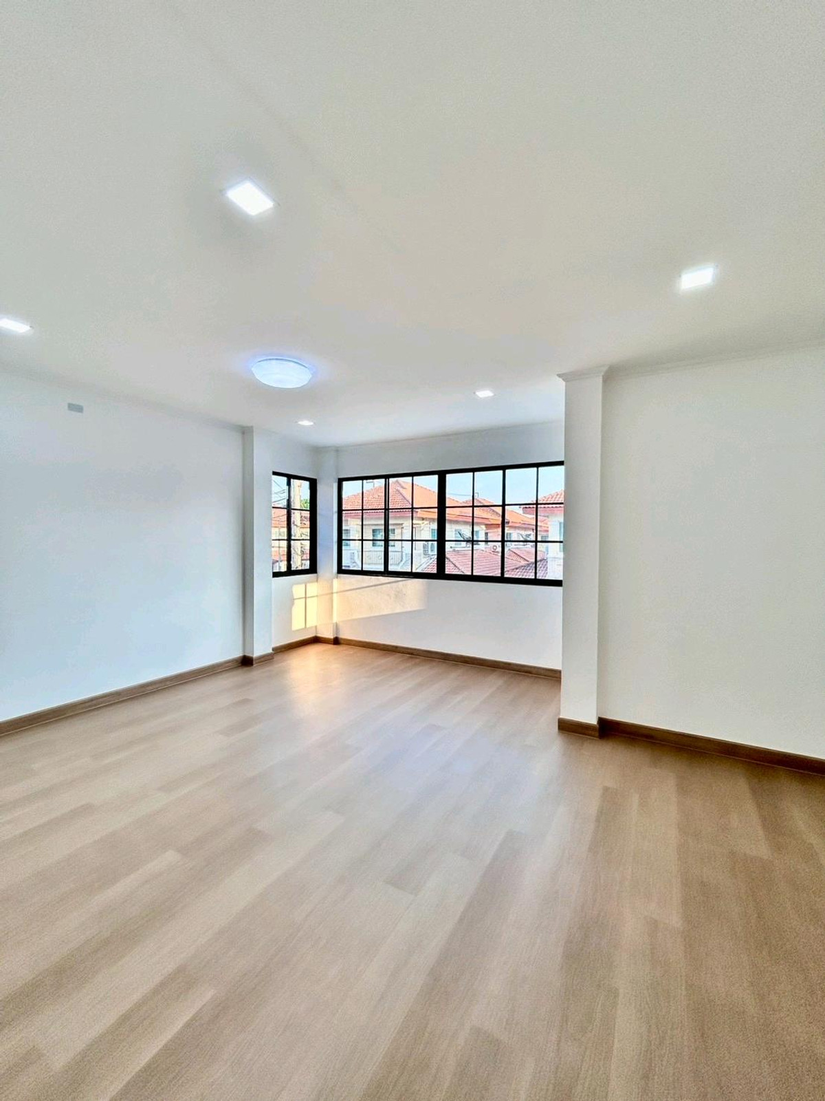 For SaleHouseNawamin, Ramindra : 2-storey detached house, beautifully decorated, ready to move in, location next to the road along Khlong Song. 
Price only 4,990,000 baht