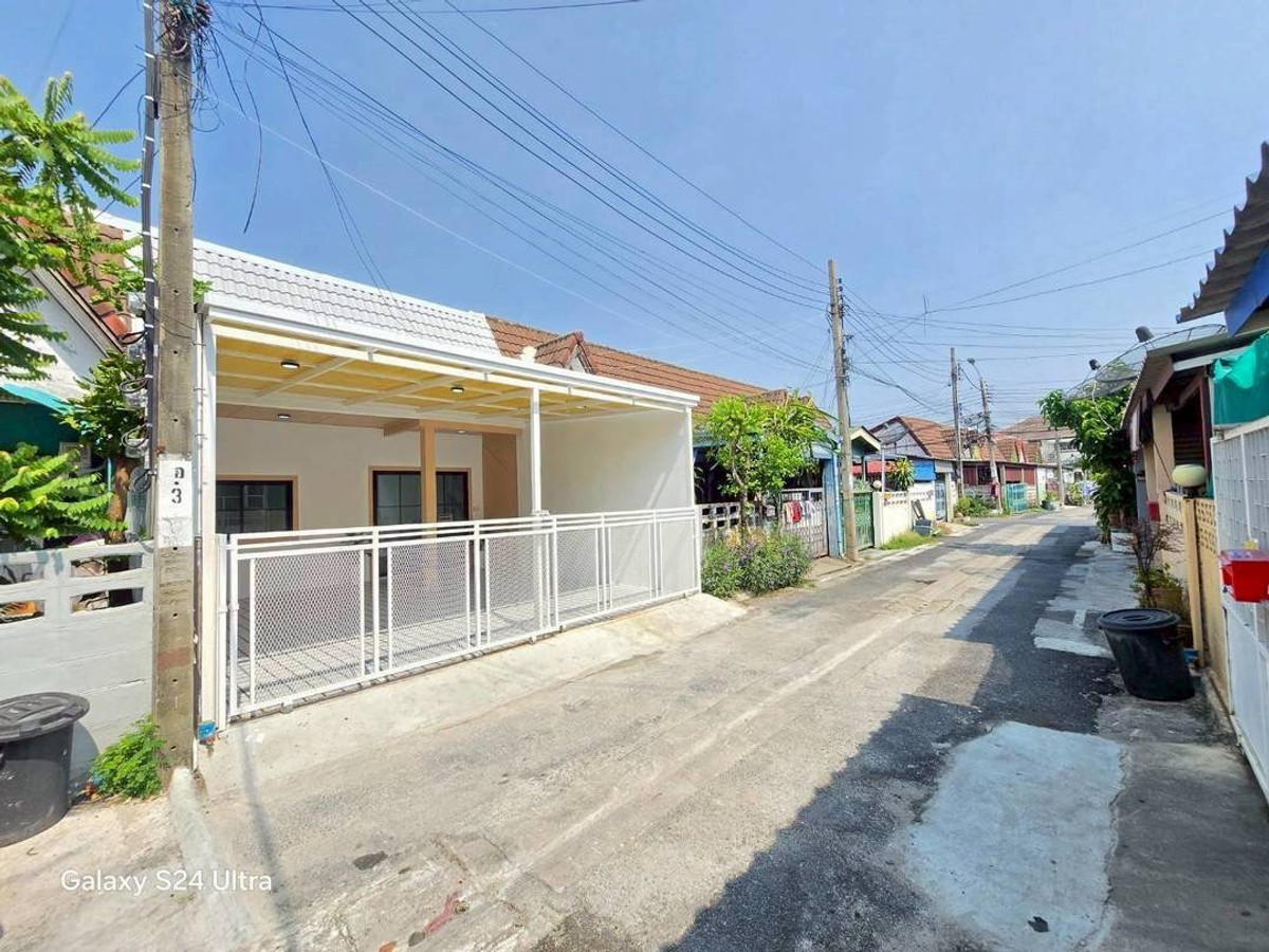 For SaleTownhomeNonthaburi, Bang Yai, Bangbuathong : One-story townhouse for sale, Bua Thong Keha, Sai Noi, 19 sq m, at the beginning of the bus line, newly decorated, free furniture, free transfer.