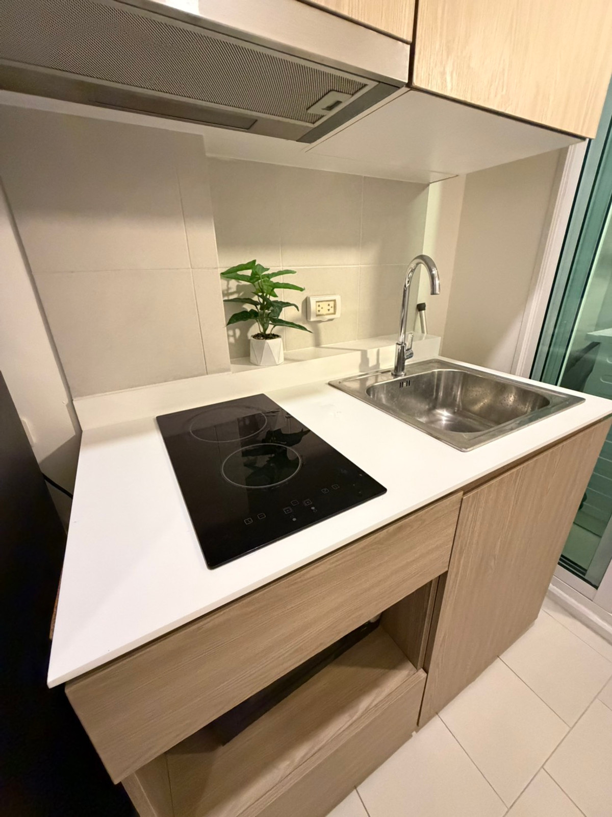 ให้เช่าคอนโดปิ่นเกล้า จรัญสนิทวงศ์ : เช่า 1 ห้องนอน 1 ห้องน้ำ เดอ ลาพีส จรัญ 81 | De Lapis Charan 81