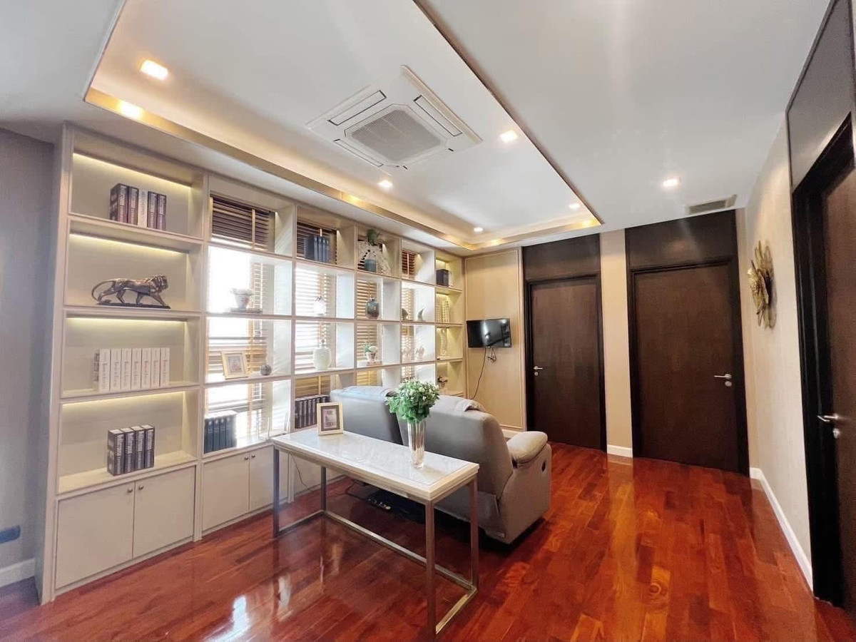 For RentHouseLadkrabang, Suwannaphum Airport : 2-story detached house for rent With swimming pool, Perfect Masterpiece Sukhumvit 77 - Suvarnabhumi, nearby places Robinson Ladkrabang Suvarnabhumi Airport