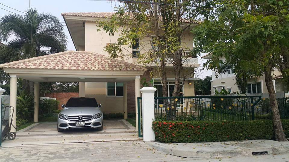 For RentHouseLadkrabang, Suwannaphum Airport : Single house for rent, Supalai Suan Luang, next to Chaloem Phrakiat Rama 9 Road (Rt-01).