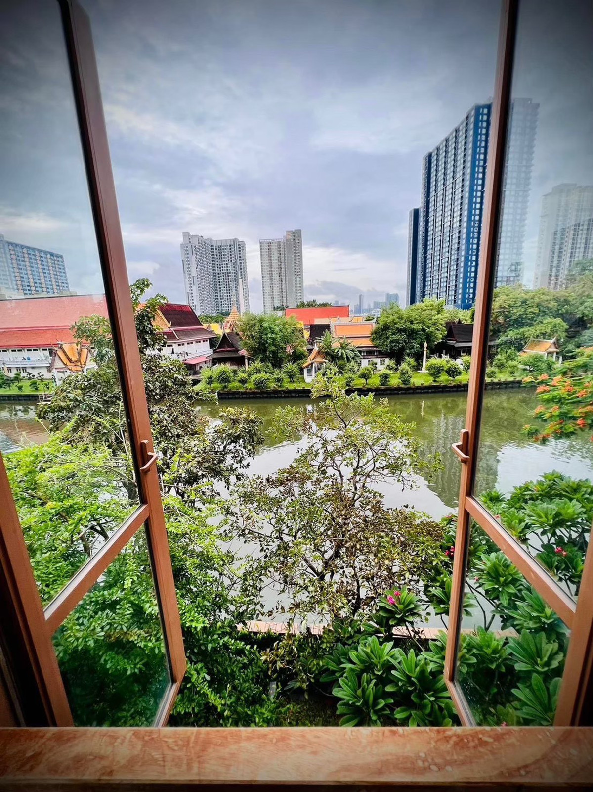 ขายคอนโดอ่อนนุช อุดมสุข : [ Rare Find ] 🥽 Hasu Haus 3 Bedroom 93 Sqm. Fully Furnished Contact 📲 093-616-4456 🌿🏞