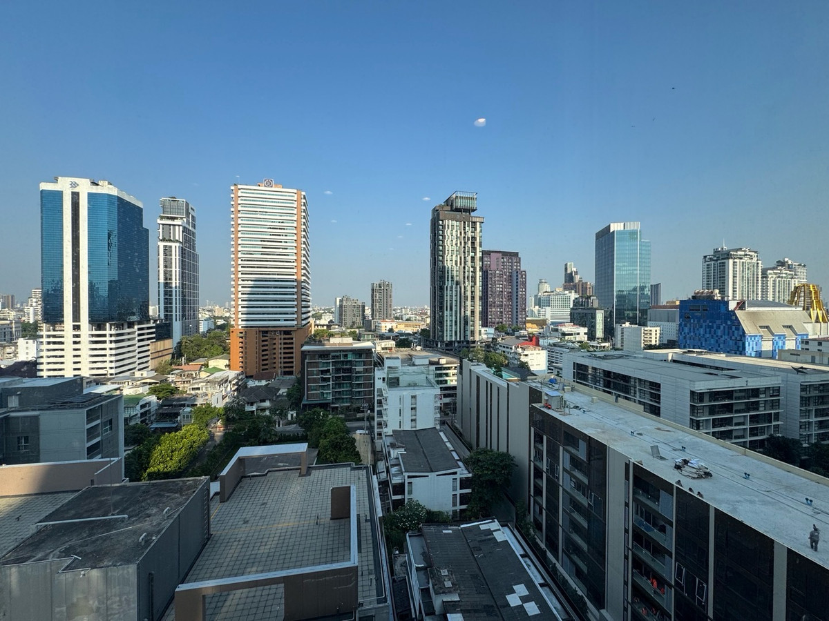 For RentCondoSukhumvit, Asoke, Thonglor : 🔥 Live in Thonglor with 