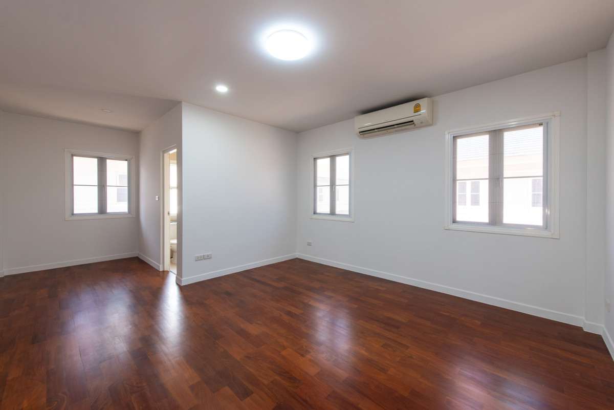 ขายบ้านลาดกระบัง สุวรรณภูมิ : 139.5ตรว 4นอน5น้ำ3จอด บ้านเดี่ยว 2 ชั้น ลดาวัลย์ สุขุมวิท 103 ถนนเฉลิมพระเกียรติ ร9 