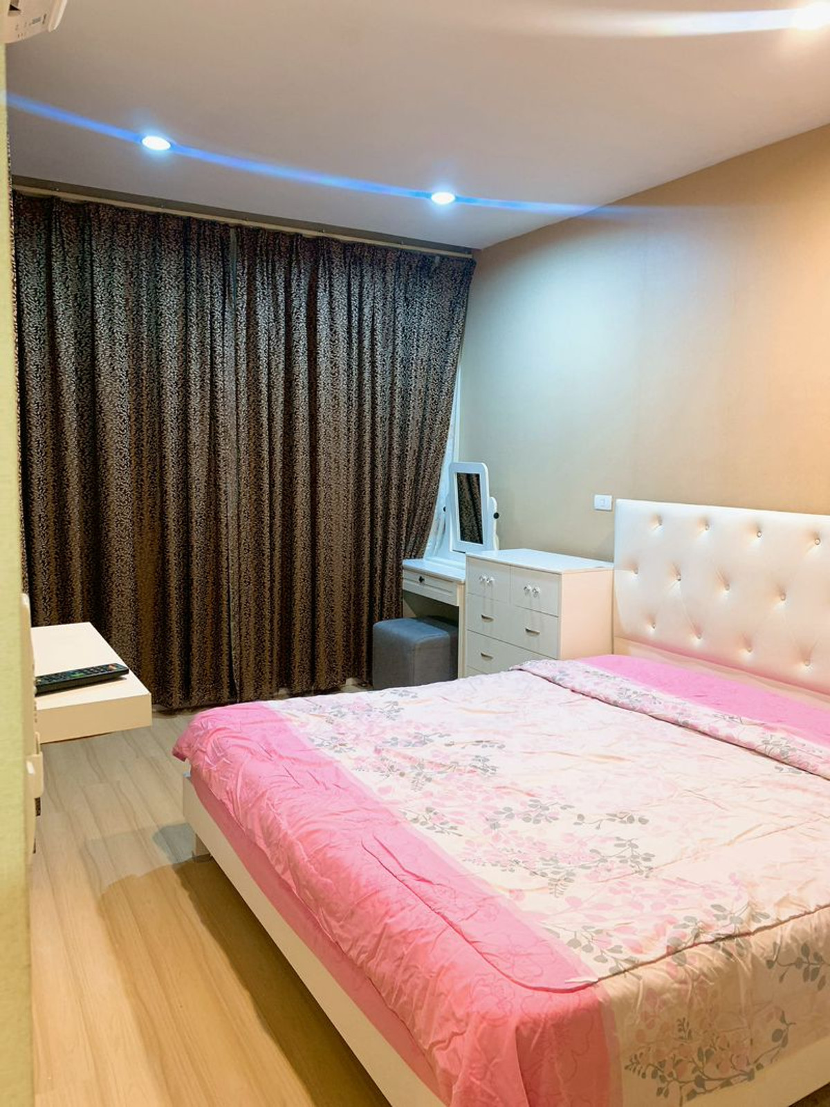 ให้เช่าคอนโดลาดพร้าว101 แฮปปี้แลนด์ : ให้เช่าและ ขายถูกคอนโด แฮปปี้ ลาดพร้าว 101 HAPPY CONDO Ladprao 101 ขนาด 40 ตรม. 1 นอน   1 น้ำ   ชั้น 2 อาคาร G  ห้องสวย พร้อมเฟอร์ ใกล้ รถไฟฟ้าสายสีเหลือง