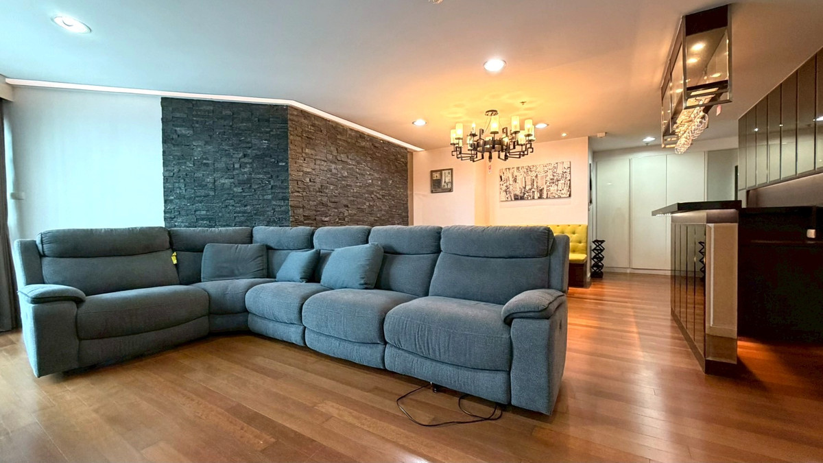 For RentCondoRama9, Petchburi, RCA : ✨ Big room, Rare Item! 3 bedrooms in the heart of Rama 9 | Live seriously, live life to the fullest ✨