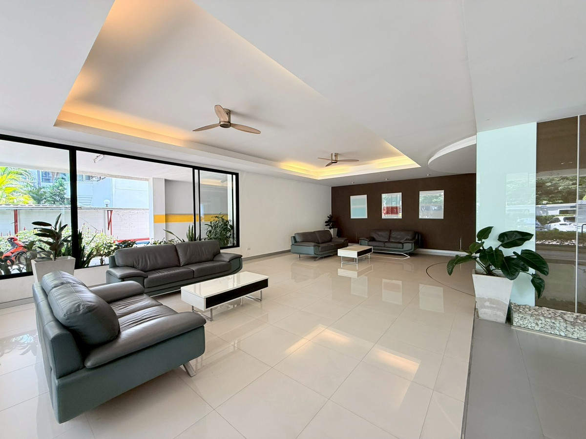 For RentCondoSukhumvit, Asoke, Thonglor : 🎉🌇 Condo for Rent – 4 Bedrooms near BTS Ekkamai | Regent on the Park Sukhumvit 61