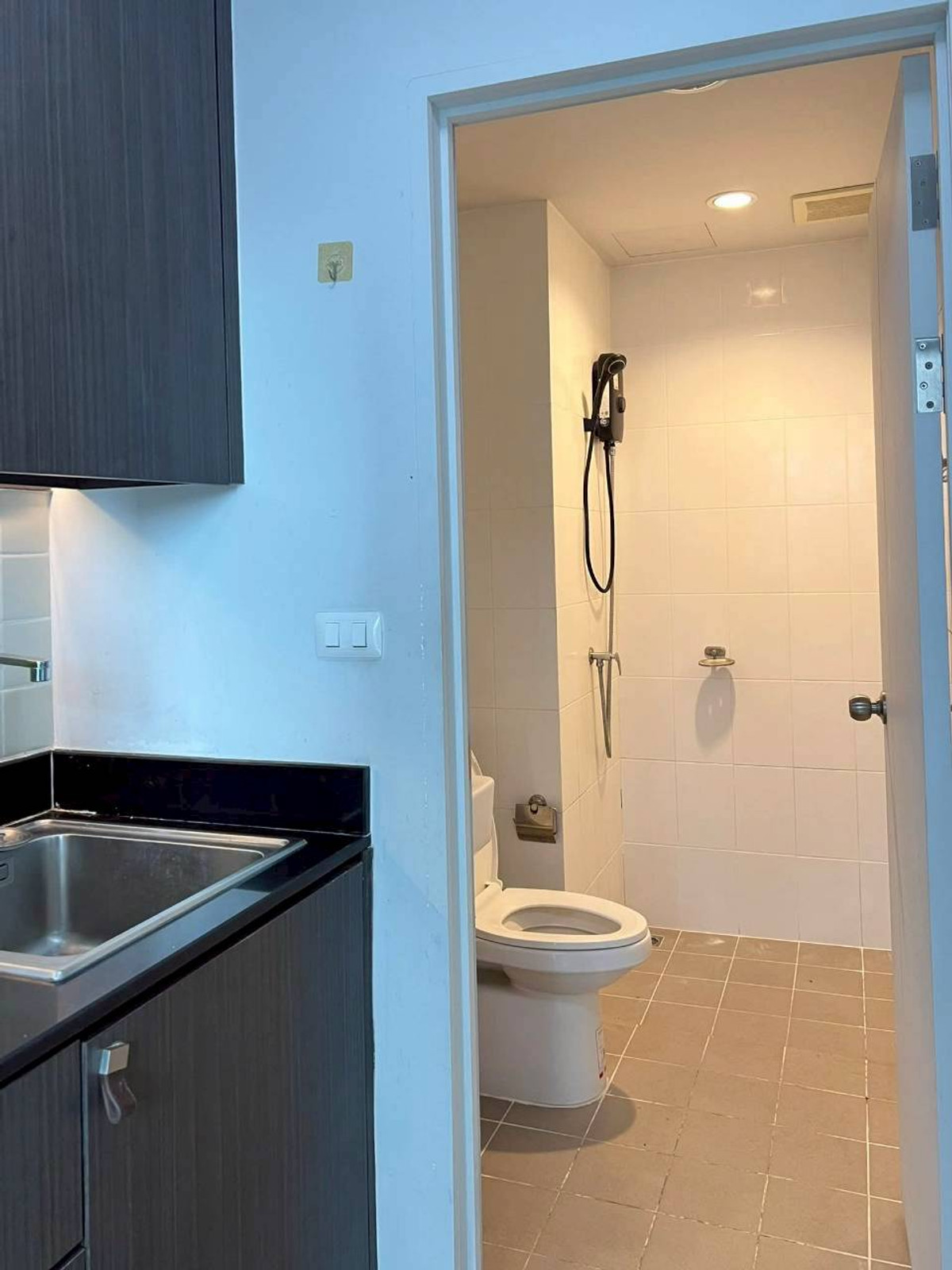 ให้เช่าคอนโดเสรีไทย-นิด้า : ✅ UST142  ✅ Line : @p2nproperty