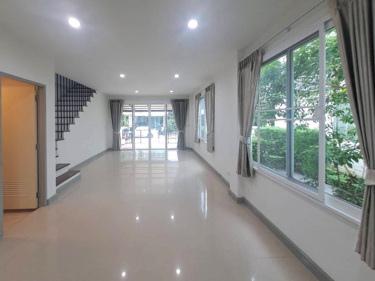 ขายทาวน์โฮมพัฒนาการ ศรีนครินทร์ : ทาวน์ อเวนิว พระราม 9 / 3 ห้องนอน (ขาย), Town Avenue Rama 9 / 3 Bedrooms (FOR SALE) BZD172