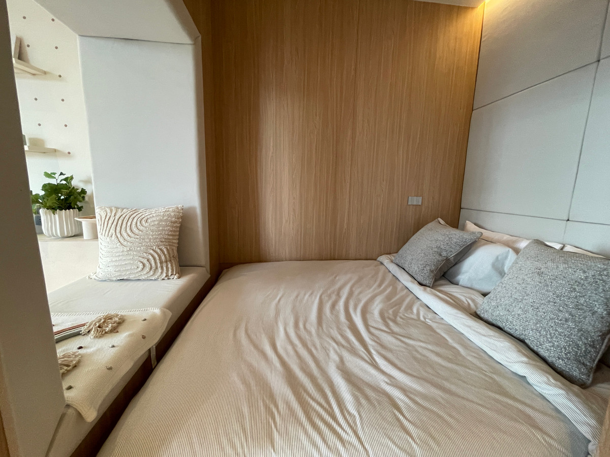 ขายบ้านเลียบทางด่วนรามอินทรา : "หนึ่งเดียวบนเลียบด่วน! Cira Residences บ้านเดี่ยว Ultra-Luxury 3.5 ชั้น พื้นที่ 845 ตร.ม. พร้อมสระว่ายน้ำส่วนตัว | ใกล้ทองหล่อ-พระราม 9 เพียงไม่กี่นาที (สังคมส่วนตัวเพียง 9 ยูนิต)"