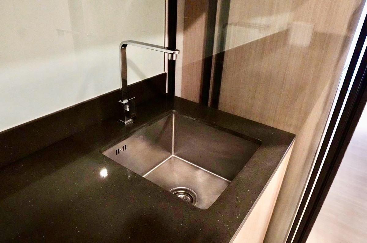 ให้เช่าคอนโดพระราม 9 เพชรบุรีตัดใหม่ RCA : ✨ Duplex หรู ใจกลางพระราม 9
แต่งครบ พร้อมอยู่ ฟีลโรงแรม 5 ดาว ✨

📍 Landmark @ MRTA พระราม 9
ทำเลศักยภาพ ใกล้ทุกไลฟ์สไตล์