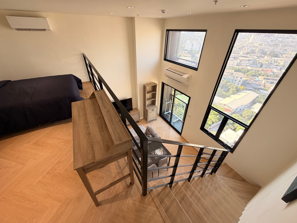 For RentCondoWongwianyai, Charoennakor : Loft Duplex room, fully furnished, ready to move in, free WiFi throughout the contract.