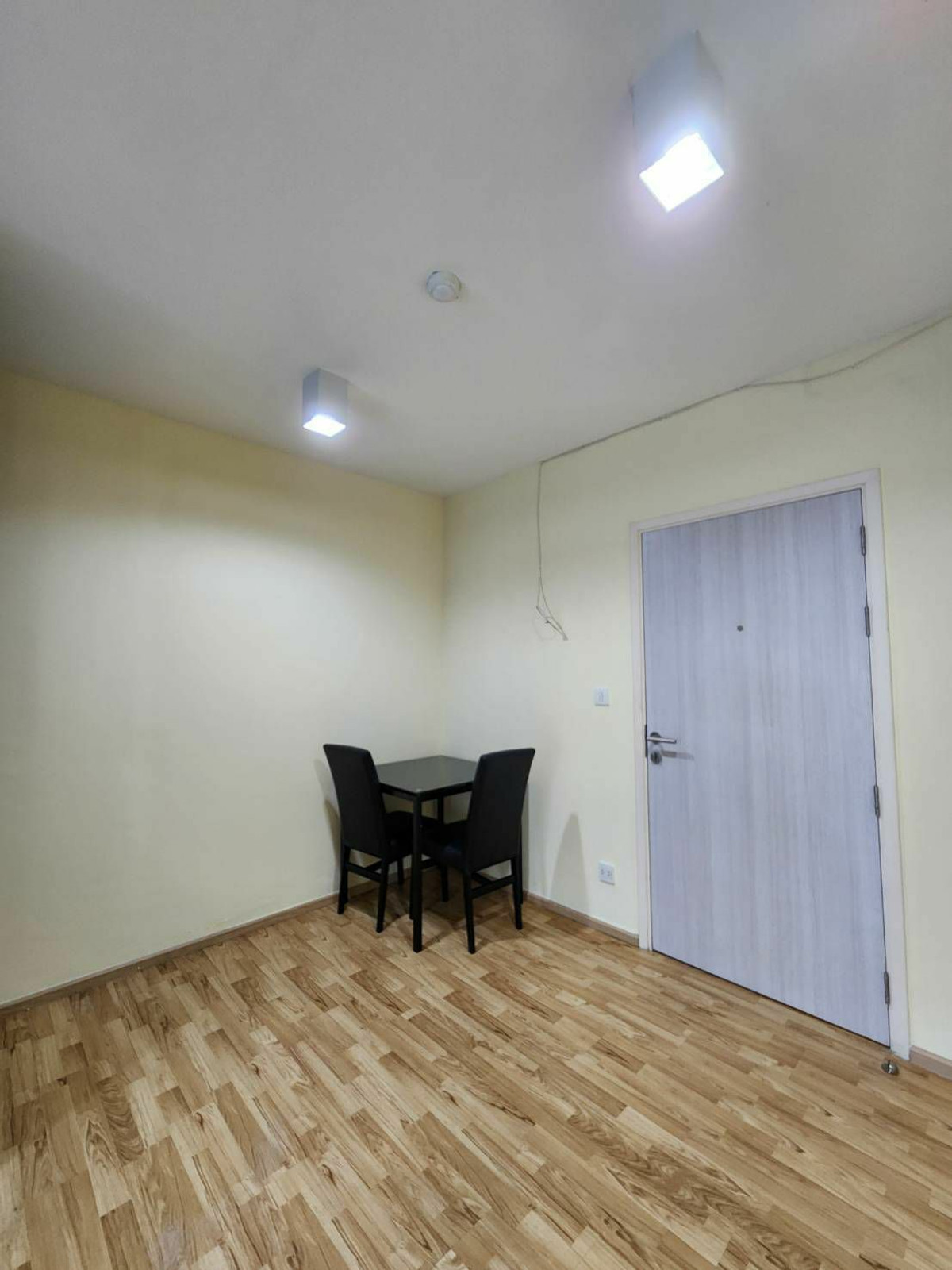 For SaleCondoSamut Prakan,Samrong : 🟢Knot is comfortable, happy to help.🔥Empty room. Good price, view of peoples houses, help with loan service until transfer day 🔥 : Condo for sale, The Cabana, near BTS Samrong 800m