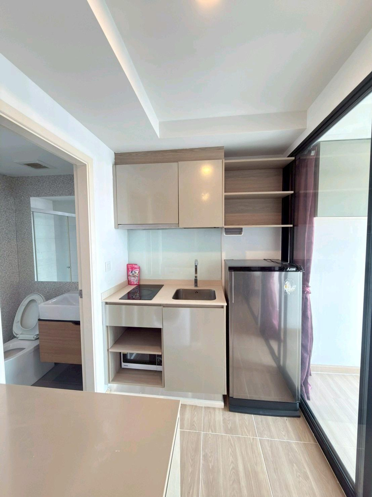 ให้เช่าคอนโดวิภาวดี ดอนเมือง หลักสี่ : 📣ให้เช่าคอนโดไนท์บริดจ์ สกายซิตี้ สะพานใหม🏢 ติดBTS🚄สายหยุด 0 M. 1Bed plus ปรับปรุงใหม่ พร้อมเฟอร์นิเจอร์และเครื่องใช้ไฟฟ้าครบครัน ราคา 13,000/เดือน‼️