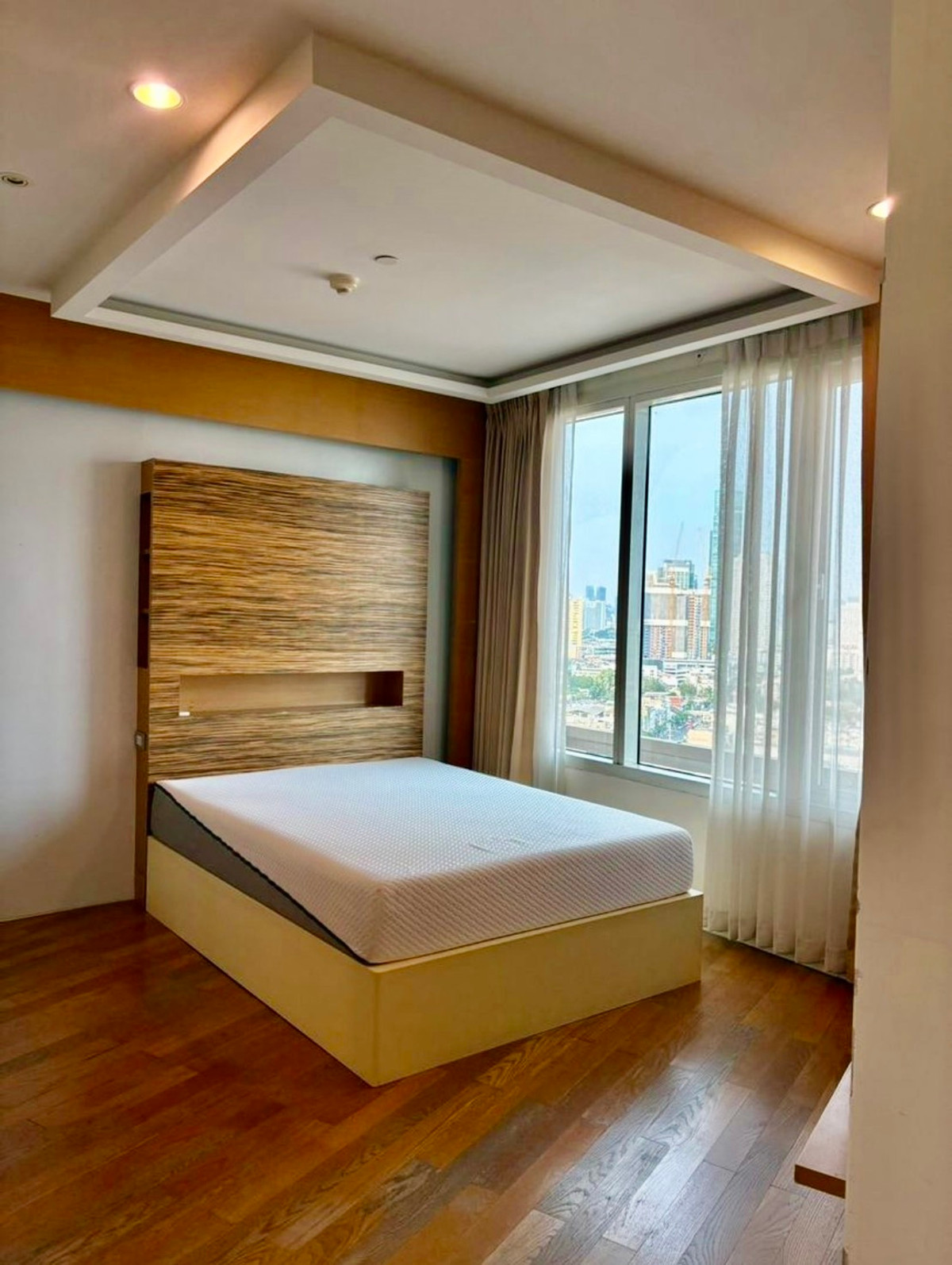 For RentCondoWongwianyai, Charoennakor : ปล่อยเช่าคอนโดหรูริมน้ำเจ้าพระยา วิวแม่น้ำแบบเต็มตา ไม่มีตึกบัง  Watermark Chaophraya 