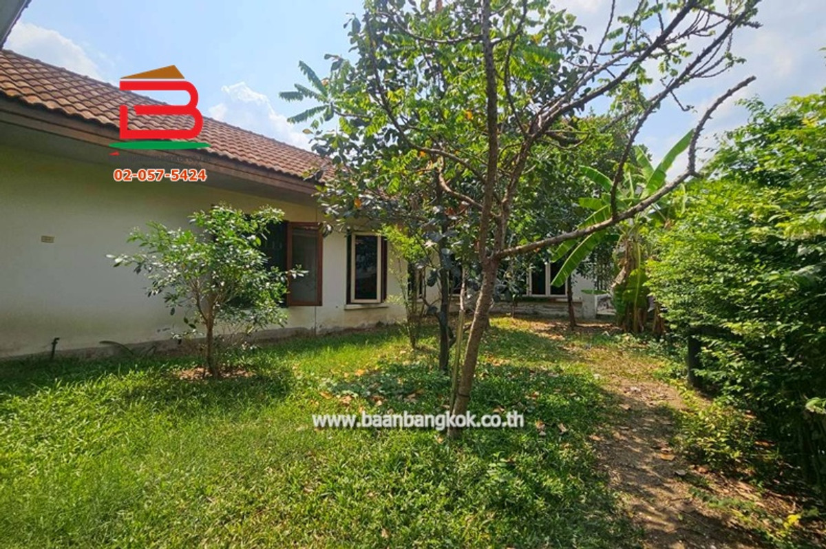 For SaleLandPattanakan, Srinakarin : Land with buildings, area 1 rai, Soi On Nut 17, Intersection 13, Sukhumvit Road 77, Suan Luang Subdistrict, Suan Luang District.