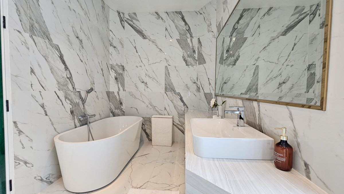 For RentHouseSukhumvit, Asoke, Thonglor : 🔥 Luxury Single House for Rent – Maison Blanche Sukhumvit 67 | 5 Bedrooms 412 SQ.M. | Prime Sukhumvit Location