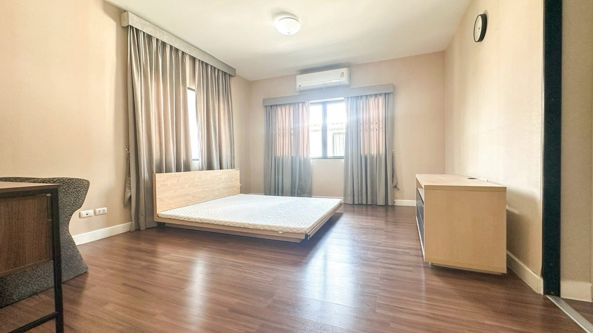 ให้เช่าบ้านนวมินทร์ รามอินทรา : บ้านเช่าวัชรพล ใกล้เซ็นทรัลรามอินทรา 67ตรว. 3นอน 3น้ำ มีห้องแม่บ้านพร้อมห้องน้ำในตัว บ้านสวยตกแต่งครบพร้อมอยู่