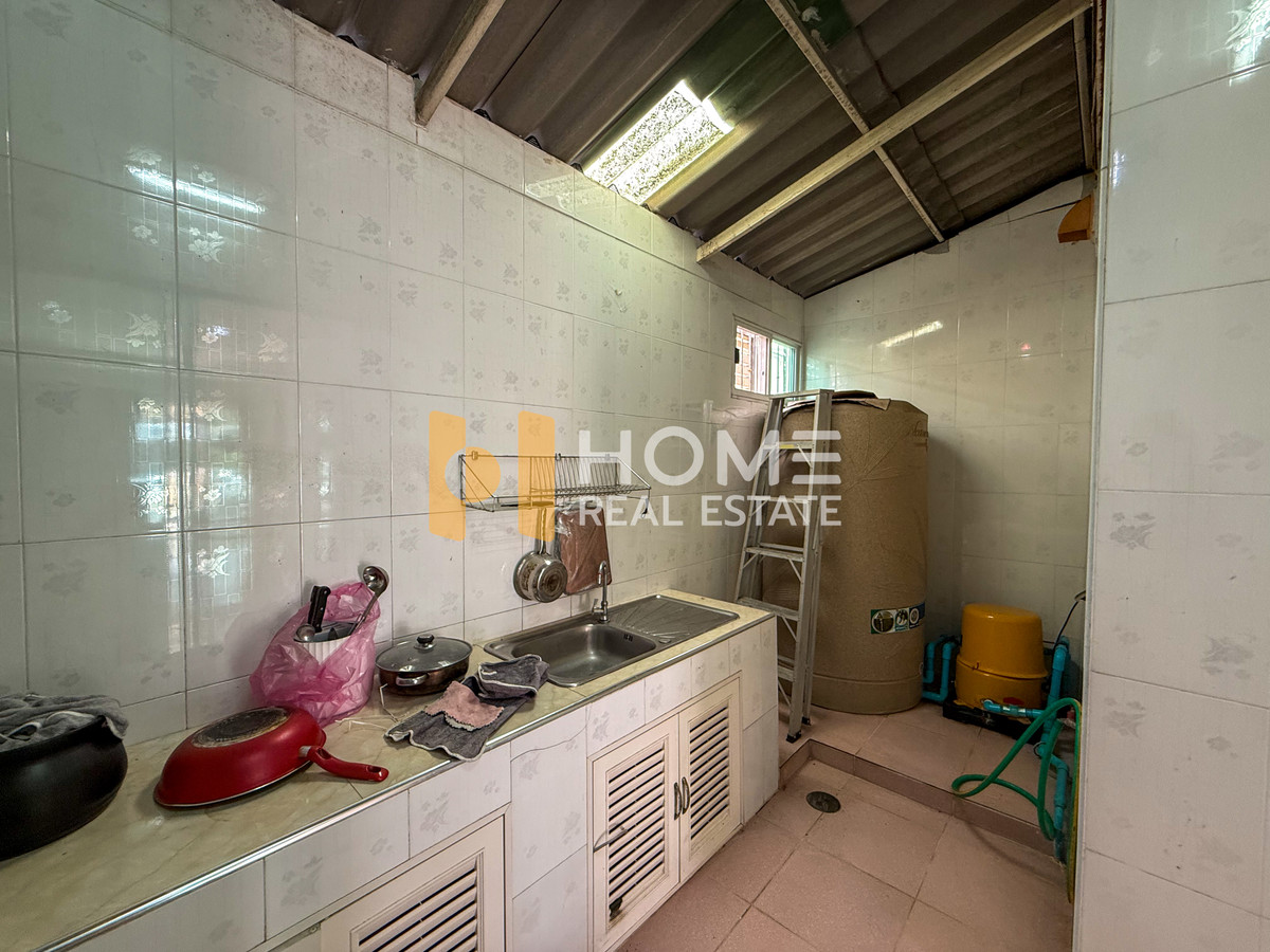 For SaleTownhomePattanakan, Srinakarin : Baan Klang Muang S Saint Srinakarin / 4 Bedrooms (FOR SALE) GNG046