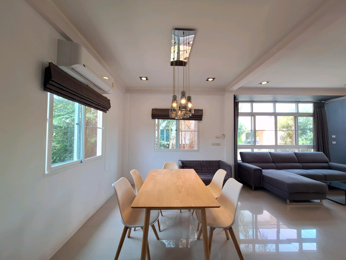 ให้เช่าบ้านมีนบุรี-ร่มเกล้า : บ้านเช่าร่มเกล้า ศุภาลัย พาร์ควิลล์ ร่มเกล้าสุวรรณภูมิ มีนบุรี 67 ตร.ว. 3 นอน ติดถนนร่มเกล้า เข้ามาเพียง 250 เมตร