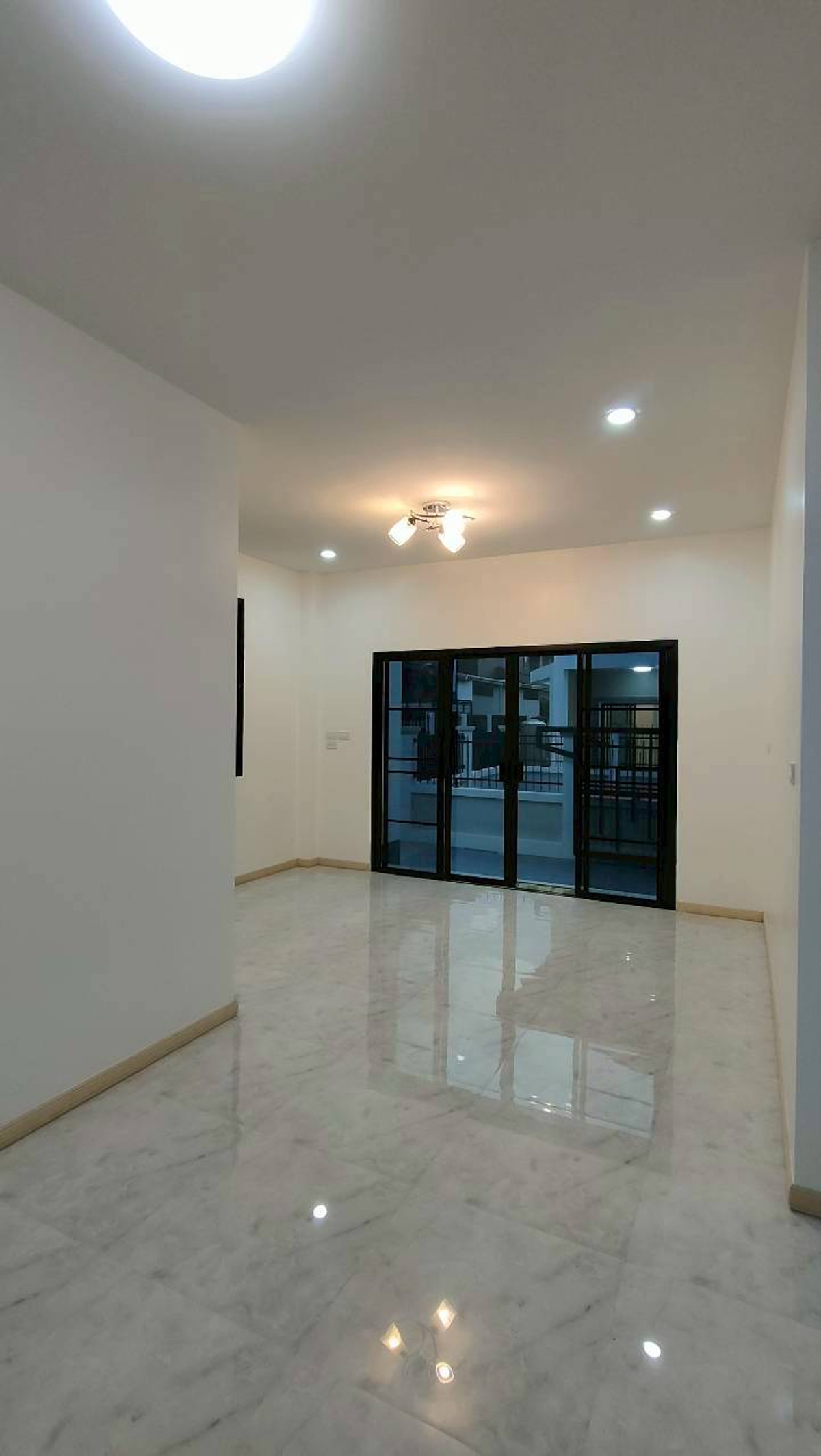 For SaleHouseChiang Mai : 2-story detached house near Maejo University (2 kilometers from Maejo University), Wat Mongkol Setthi intersection zone.