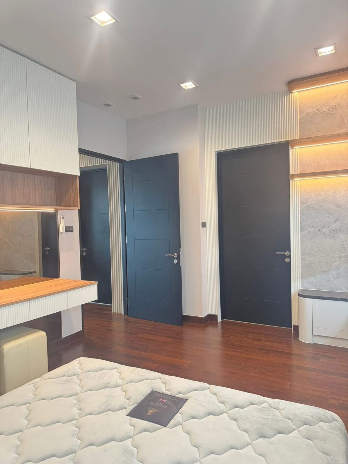 For RentHouseLadkrabang, Suwannaphum Airport : Single house for rent, Perfect Masterpiece Rama 9-Krungthep Kreetha. Complete with electrical appliances and furniture