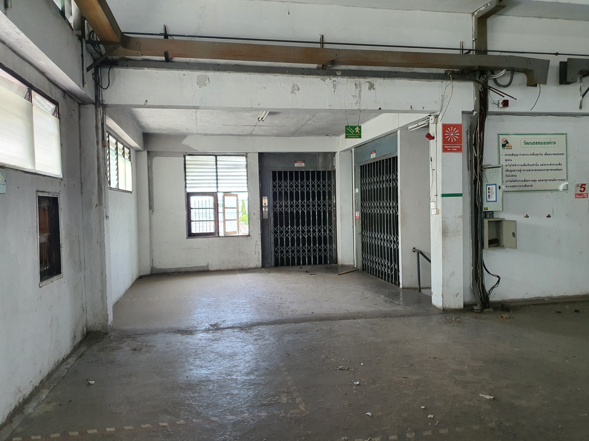 For SaleFactorySathorn, Narathiwat : Warehouse for sale with office building and dormitory, good location in the heart of the city, Rama 3 - Charoenrat.