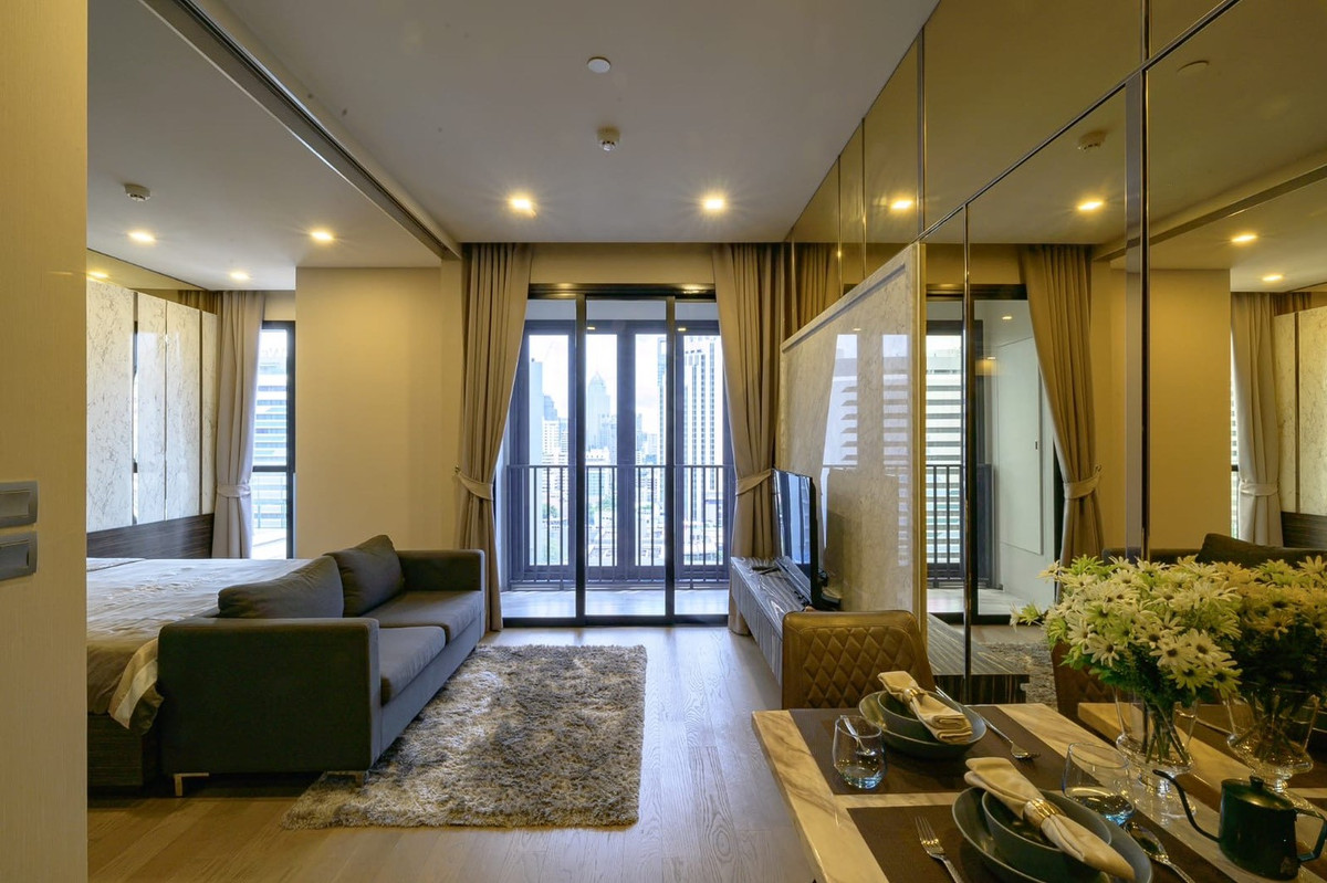 For RentCondoSukhumvit, Asoke, Thonglor : (For Rent) Ashton Asoke 1 bedroom, 35 sq m, beautiful room, Well Decorated. Fully furnished + Electrical appliances  Ready to move in ㅡ Next to 🚆 MRT Sukhumvit