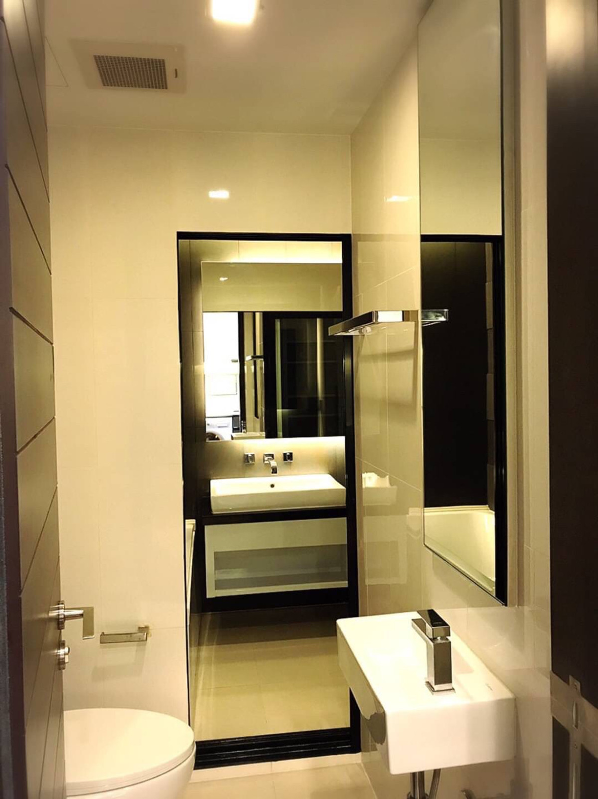 ให้เช่าคอนโดรัชดา ห้วยขวาง : !! ห้องสวย ให้เช่าคอนโด Ivy Ampio ใกล้ MRT ศูนย์วัฒนธรรม