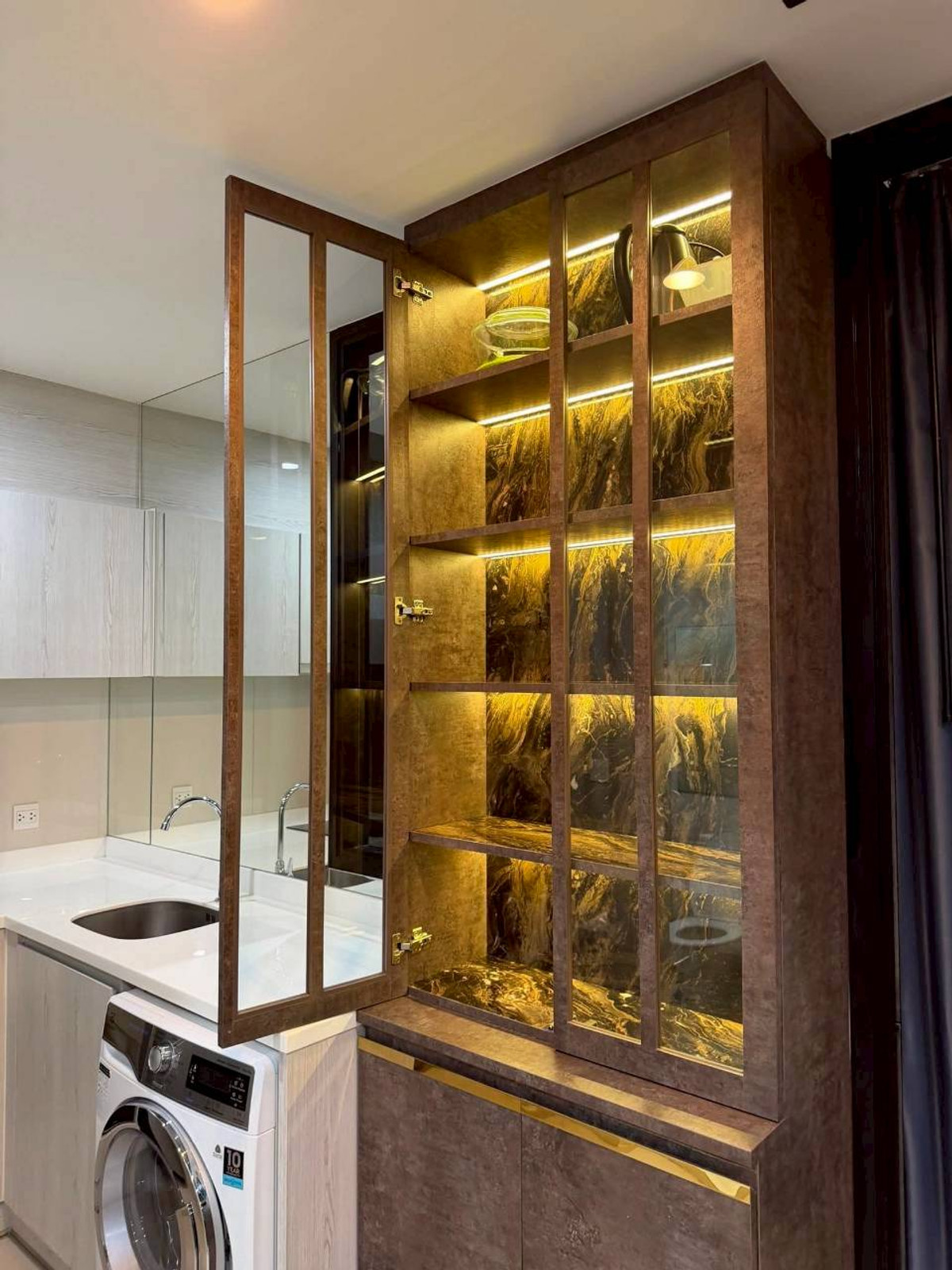 ให้เช่าคอนโดพระราม 9 เพชรบุรีตัดใหม่ RCA : ✅ LFA146 ✅ Line : @p2nproperty