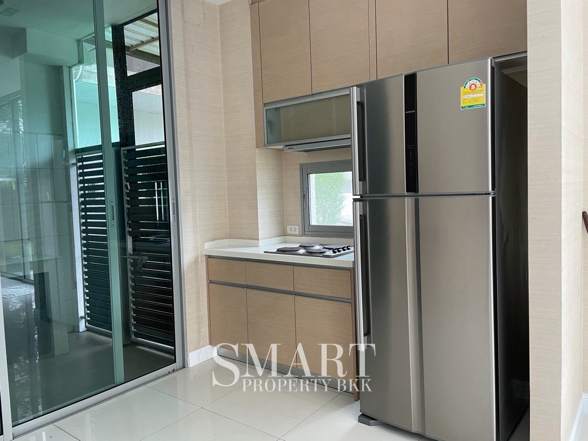 For RentHouseVipawadee, Don Mueang, Lak Si : 📍 Hyde Park Donmueang : Type C1 | Private Luxury Family Home. Only 5 min. to Harrow IS.